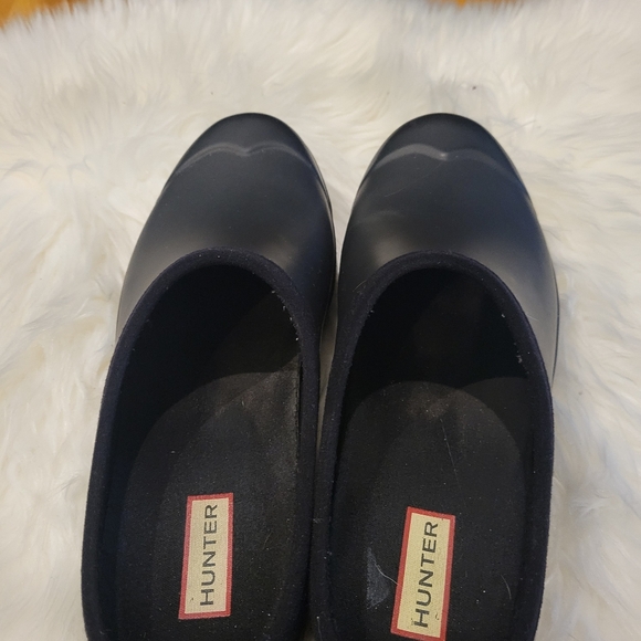 Hunter Women's Black Slip-On Shoes - Picture 3 of 6